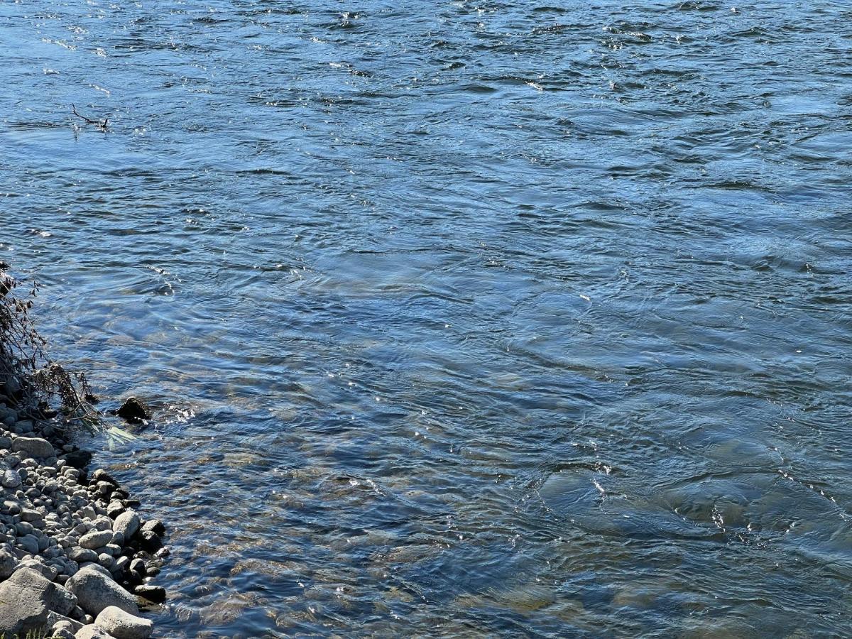 River House Hotel Campbell River Bagian luar foto